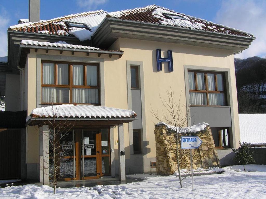 Hotel VIDA Santa Cristina Pola de Lena Esterno foto